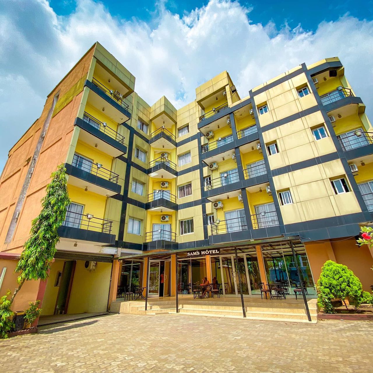 SAM'S HOTEL